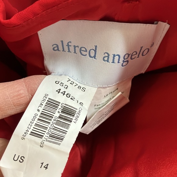 Ladies, beautiful red party dress size 14 by Alfred Angelo - Picture 5 of 5